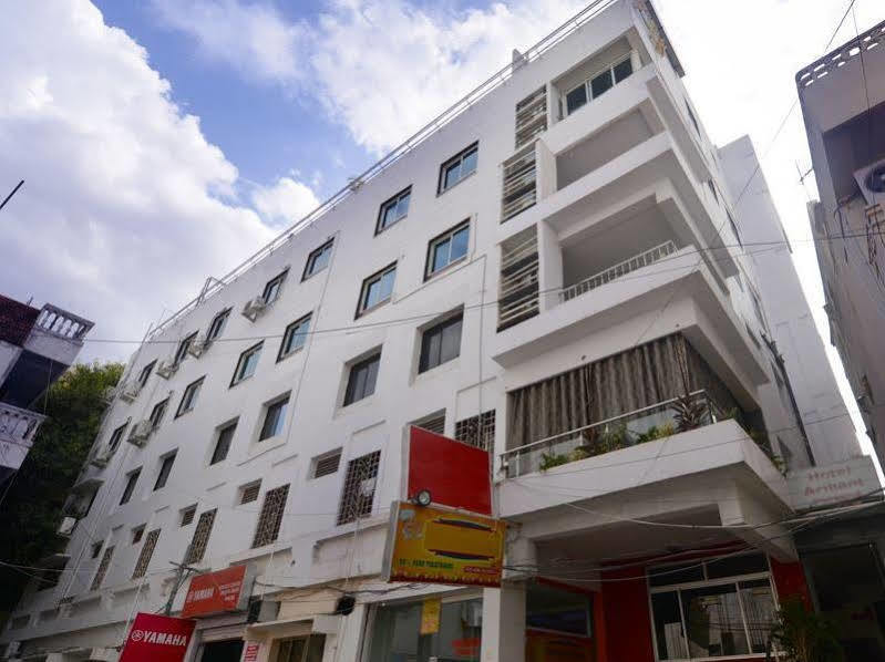 Arihant Hotel 하이데라바드 외부 사진